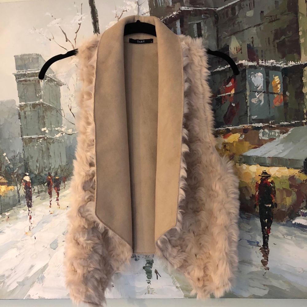 Vest - Picture 2 of 8